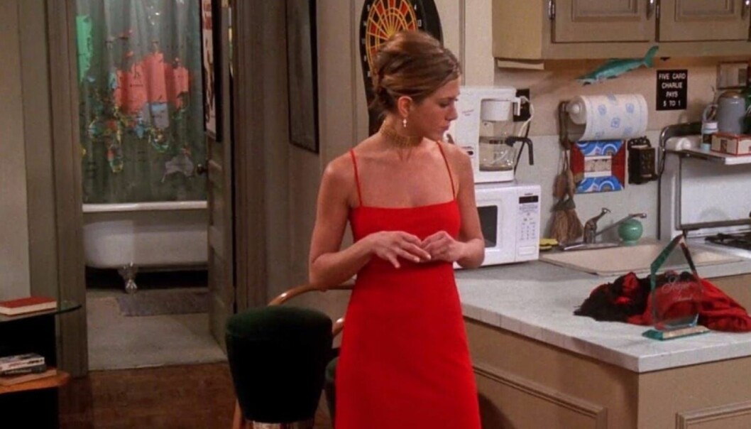 Rachel Green i röd sidenklänning