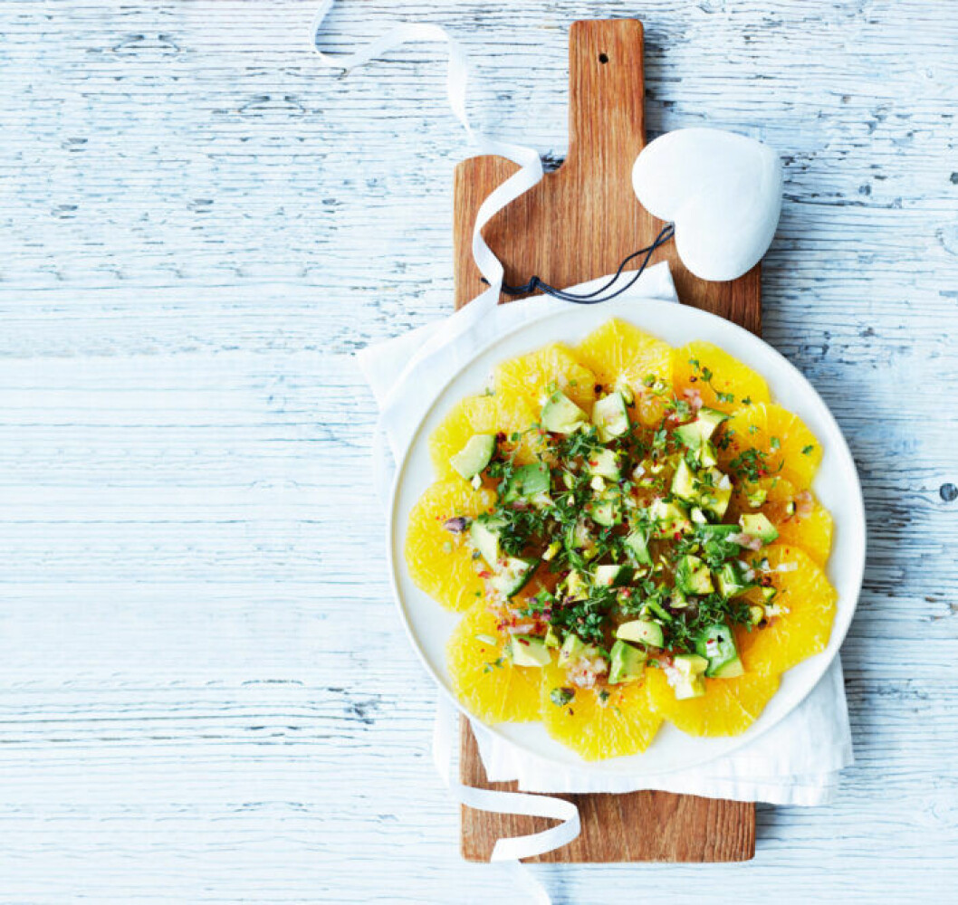 Fräsch apelsin- och avokadosallad. Recept på apelsin- och avokadosallad
