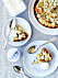 Ljummen mandeläppelkaka med vaniljglass