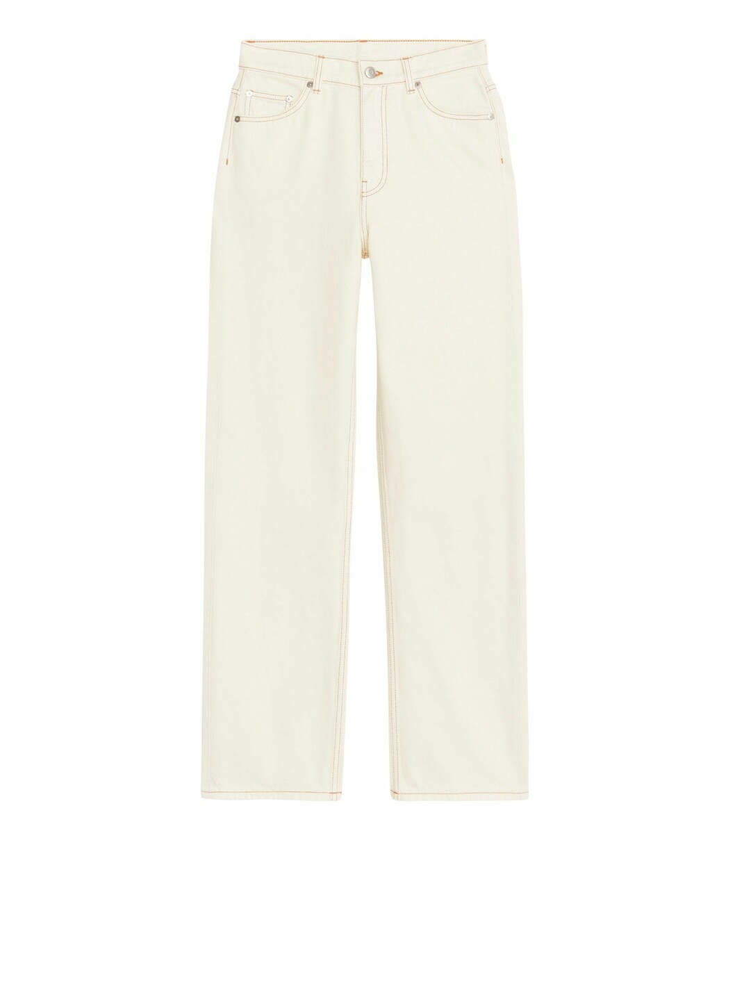 Våga prova vita jeans på vintern. Det piggar upp! Dessa snyggingar kommer från Arket. <a href="https://apprl.com/al/50KZ/" target="_blank" rel="noopener">Köp jeansen här</a>! Vita jeans från Arket