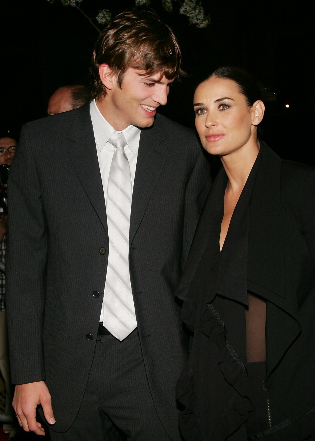 Ashton Kutcher och Demi Moore var gifta åren 2005-2013, varav de låg i separation de två sista åren. ashton kutcher och demi moore