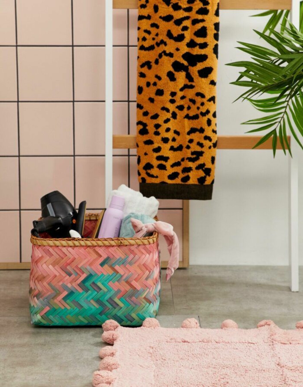 Asos badrumsdetaljer i mixade mönster och färger