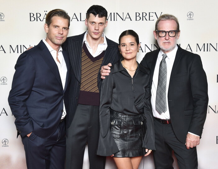 Alex Schulman, Bill Skarsgård, Asta Kamma August och Björn Runge på premiären av <span class=" italic" data-lab-italic_desktop="italic">Bränn alla mina brev</span>. Alex Schulman, Bill Skarsgård, Asta Kamma August och Björn Runge på premiären av Bränn alla mina brev.