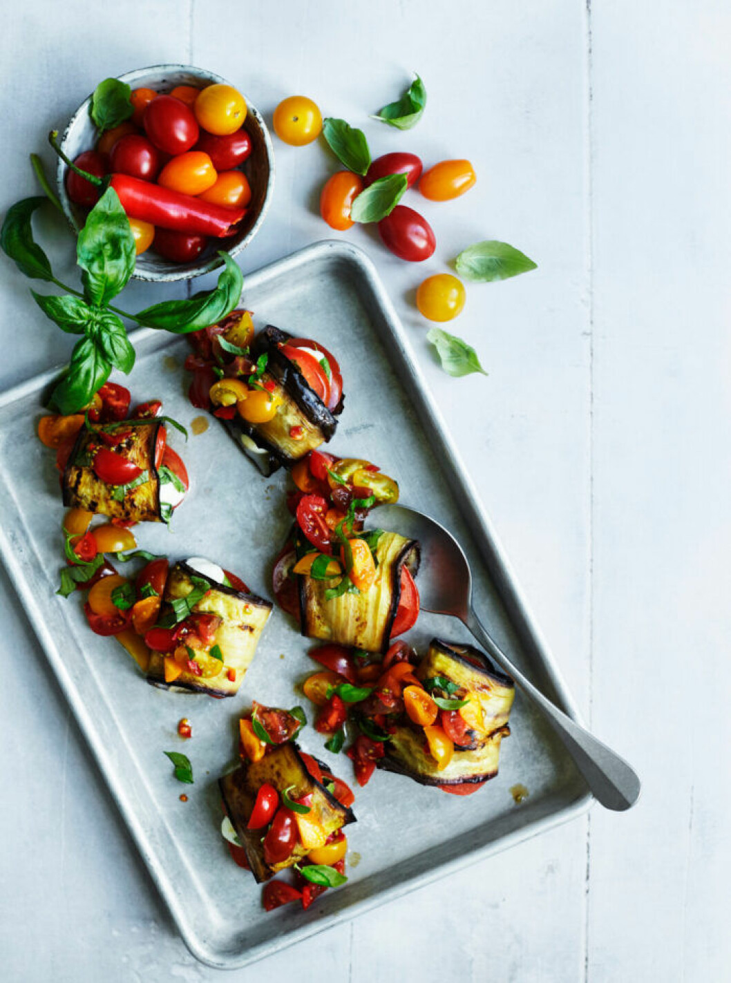 Recept på auberginerullar med tomat och mozzarella