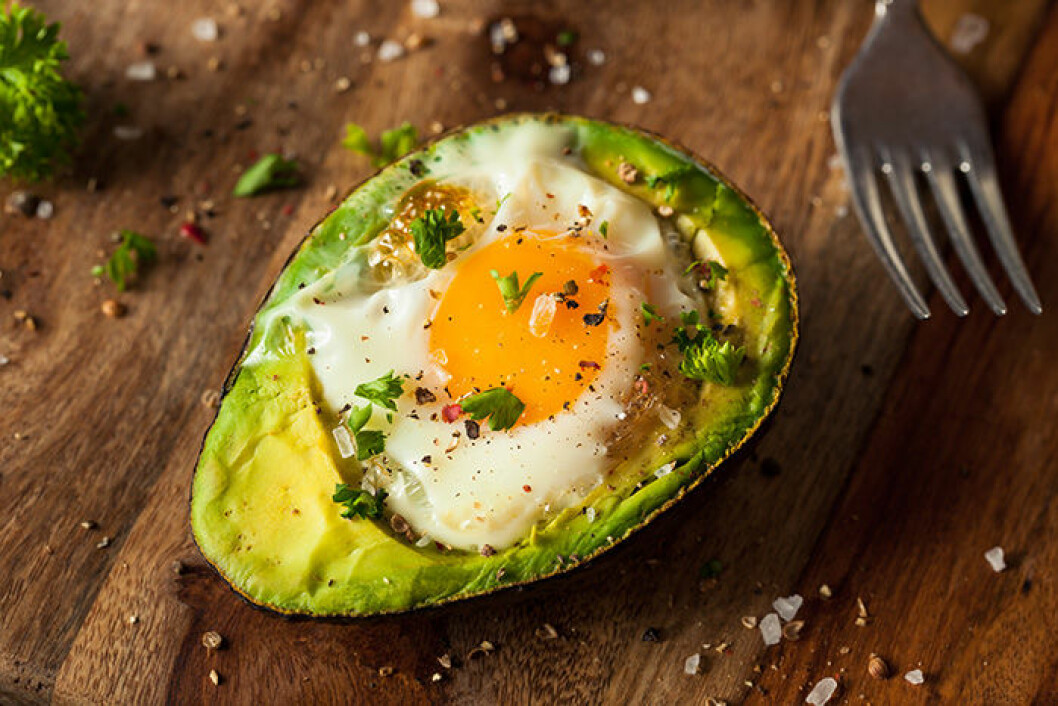 Gör avokado med ägg i ugnen. Gör avokado med ägg i ugnen.