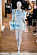 Ljusblåa toner på Balmains SS19 haute couture–visning på Couture Week i Paris