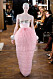 Voluminös rosa klänning på Balmains SS19 haute couture–visning på Couture Week i Paris