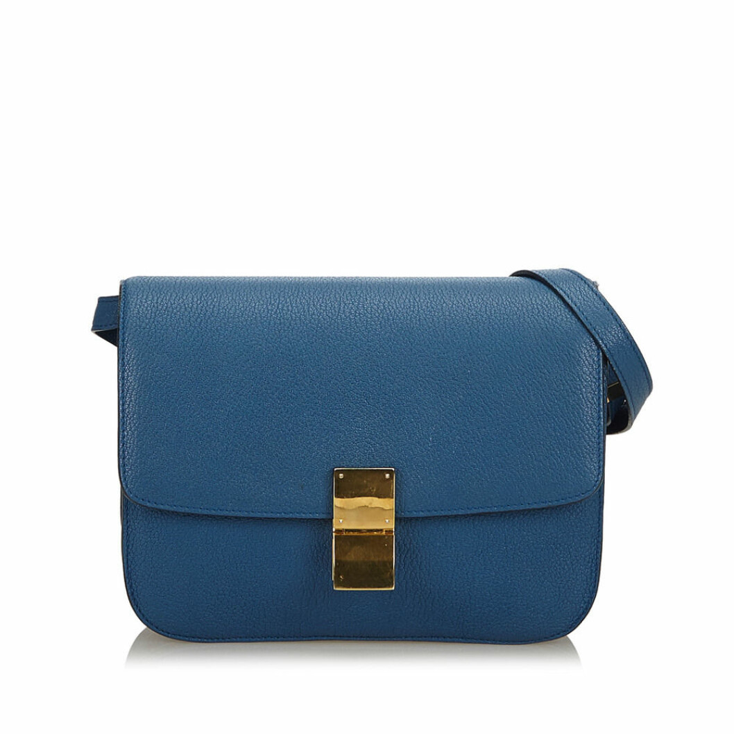 En mörkblå dröm att hitta på andrahandsmarknaden är classic box bag från Céline.