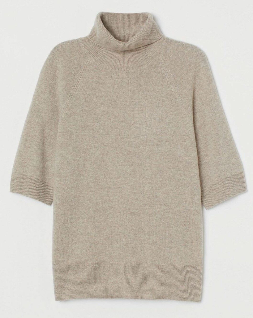Kortärmad sandfärgad polotröja i kashmir från H&M.