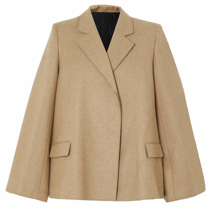 Beige oversized kavaj från Totême.