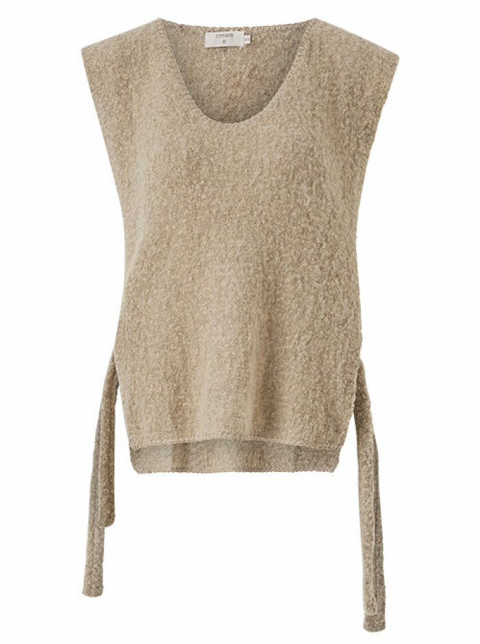 beige stickad väst med knytning