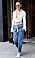Bella Hadid i jeans med låg midja