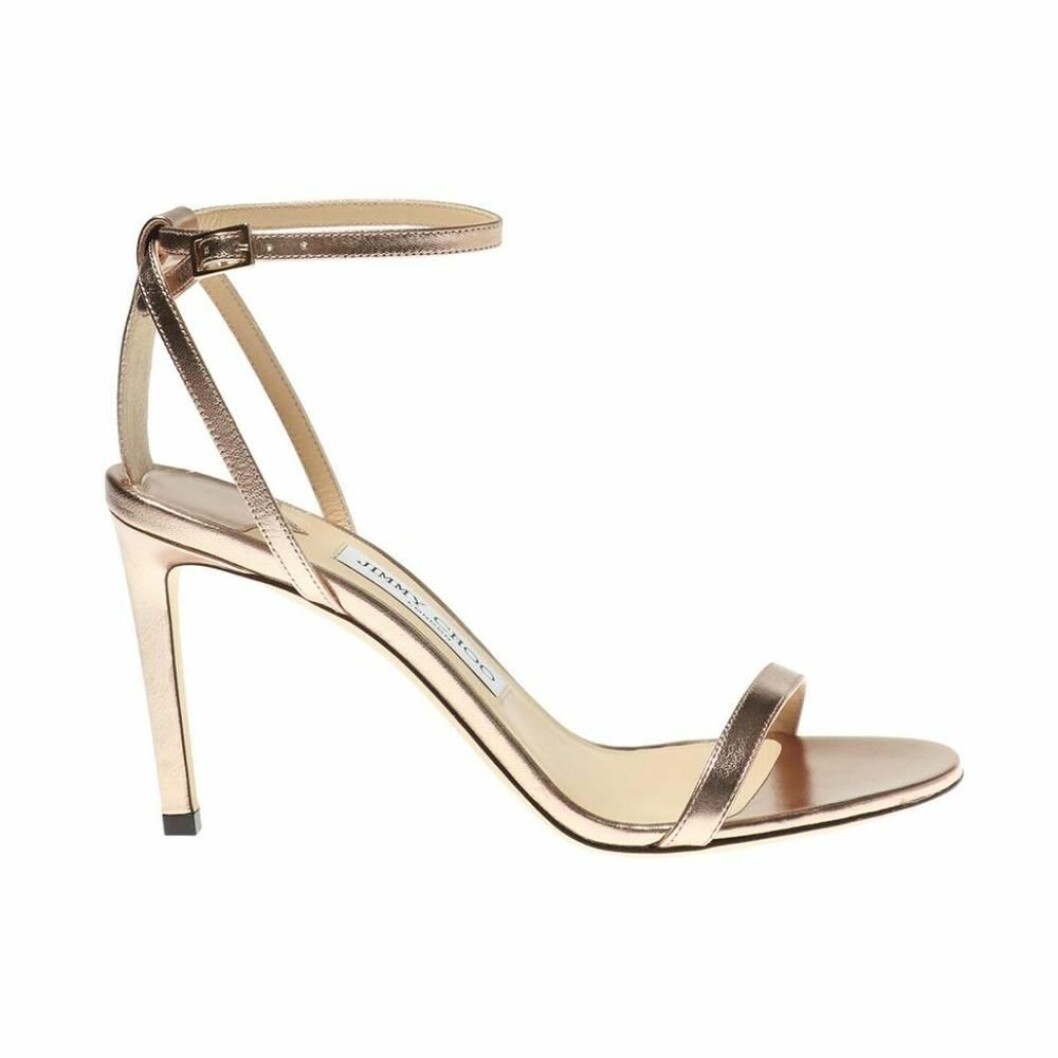 Ett lyxigt alternativ är dessa från Jimmy Choo.
