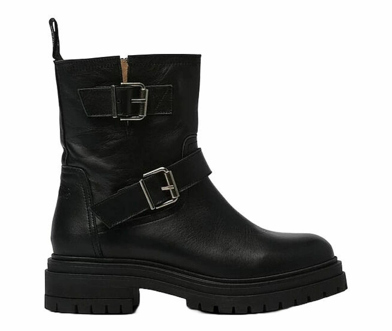 svarta boots i läder med spännen