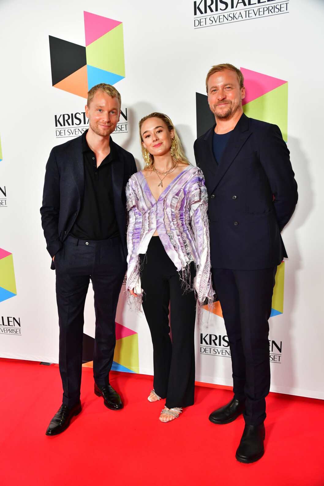 Ex-kex! Före detta kärleksparet Björn Gustafsson och Alba August poserade med Bonusfamiljens Erik Johansson.