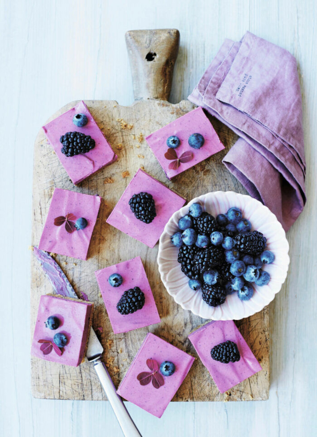 Blåbärscheesecake med lakrits. Recept på blåbärscheesecake med lakrits