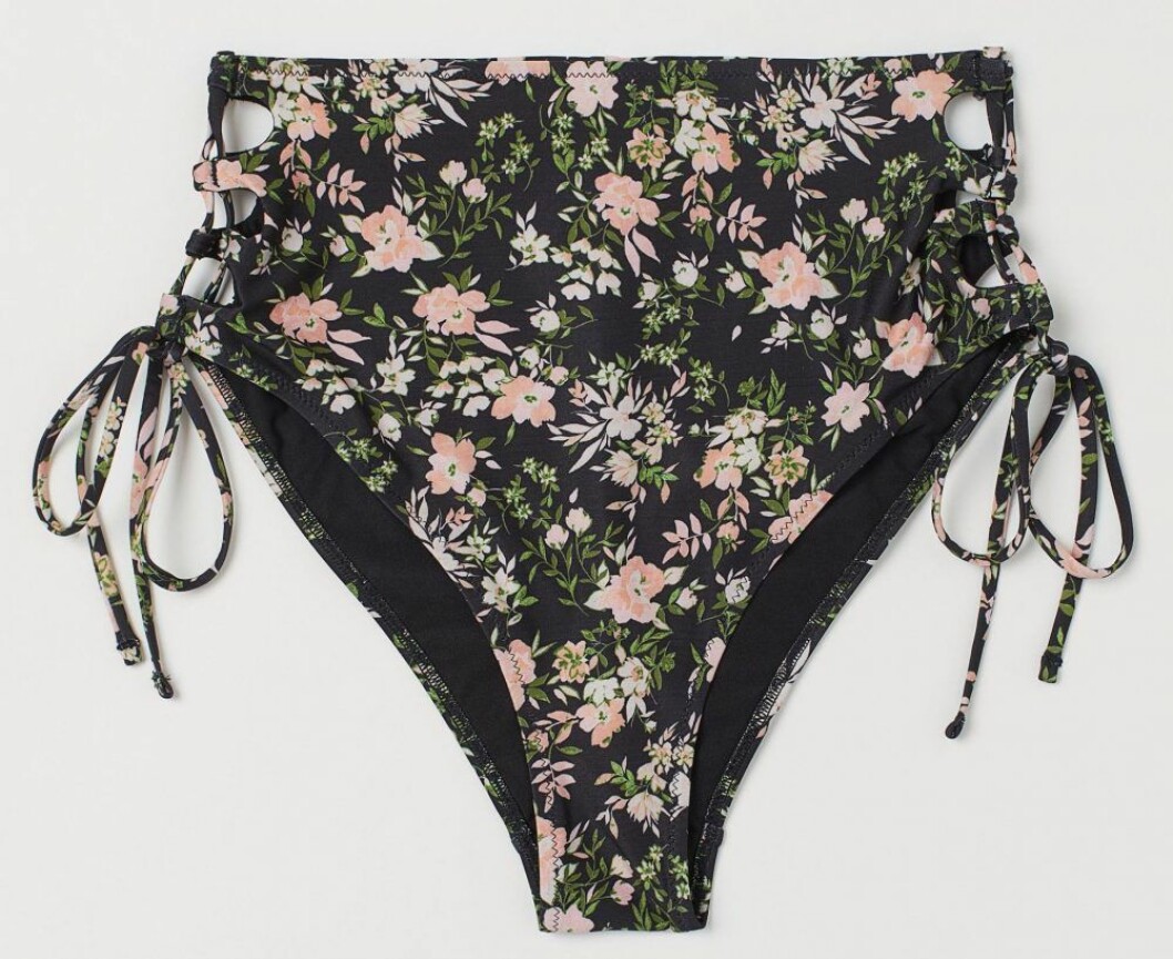 Blommiga bikinitorsor från H&M.