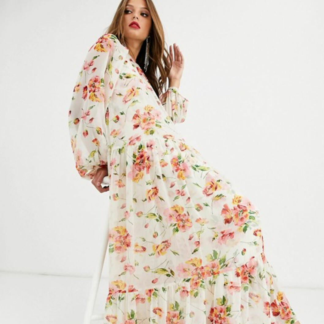 Lång blommig klänning från asos