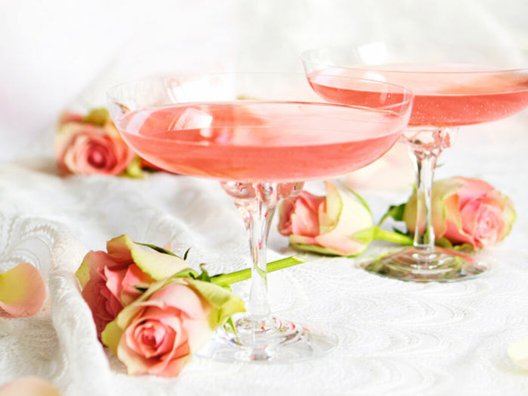 Foto och recept via: <a href="https://www.elle.se/mat-och-vin/blushing-bride/" target="_blank" rel="noopener">ELLE mat & vin</a> Blushing Bride.