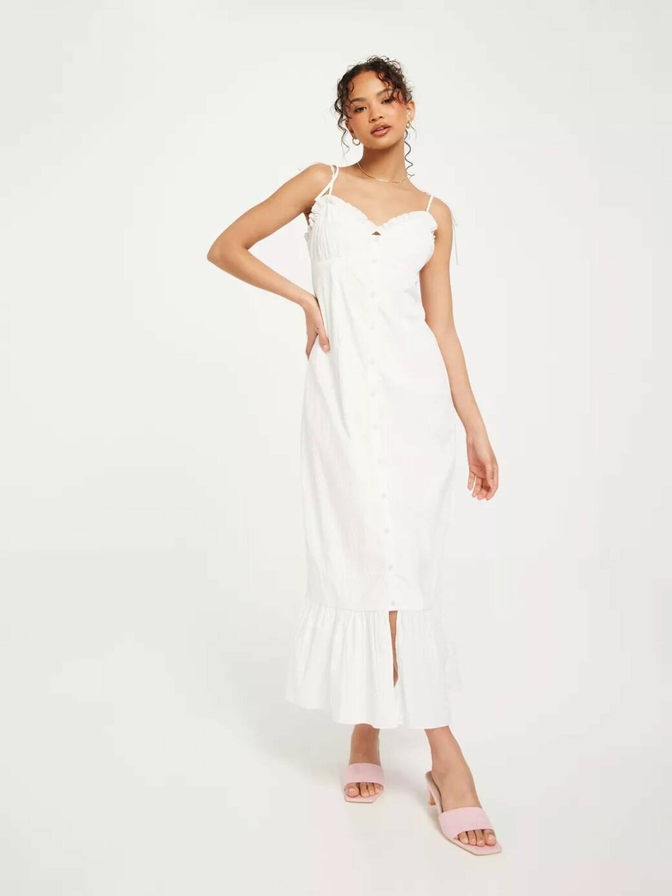 vit klänning i bohemisk stil