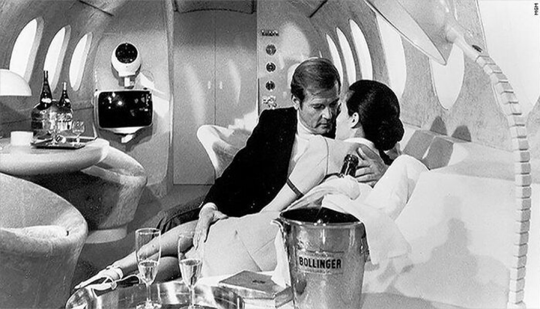 James Bond dricker Bollinger. Via: <a href="http://money.cnn.com/gallery/media/2015/10/26/james-bond-spectre-brands/5.html" target="_blank" rel="noopener">Money CNN</a> James Bond dricker Bollinger.