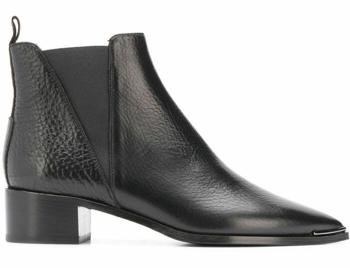 Boots från Acne Studios.