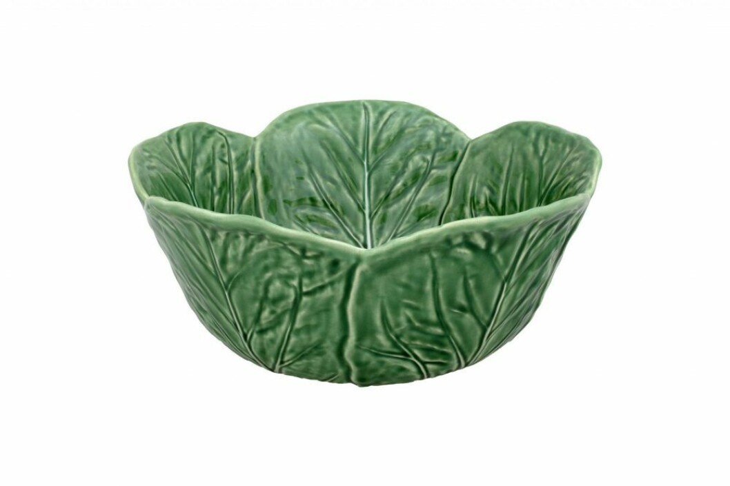 Låt porslinet gå i odlingstema och duka upp med serien Cabbage från Bordallo Pinheiro.