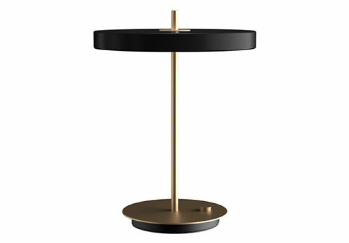 bordslampa fönster