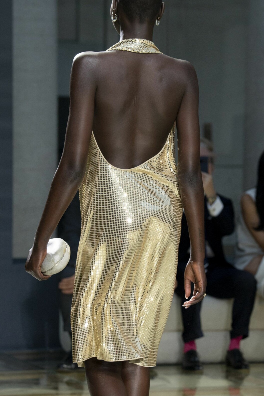 Discoglitter hos Bottega Veneta SS20.