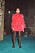 Röd tunikaklänning i strutsfjädrar från Bottega Veneta kollektion FW22