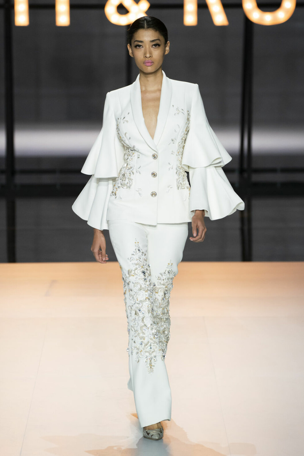 Ralph&Russo bröllopstrender Smoking