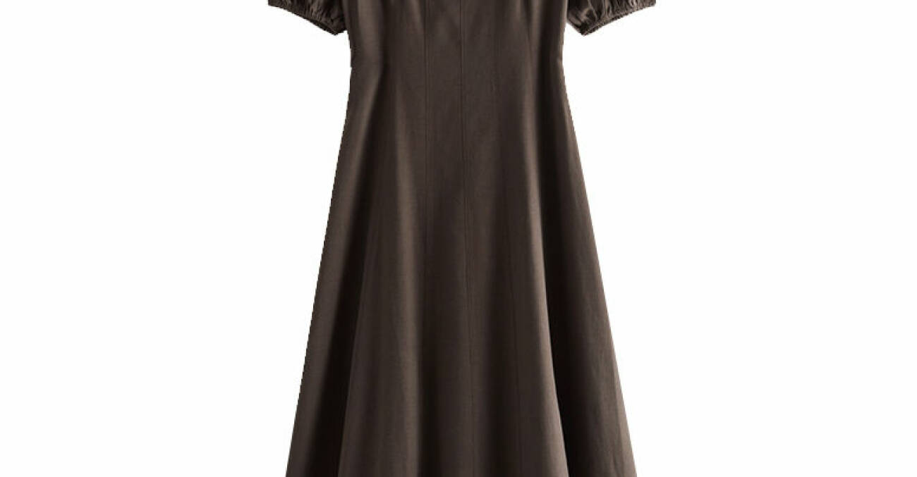 brun klänning med öppen rygg till sommarens basgarderob