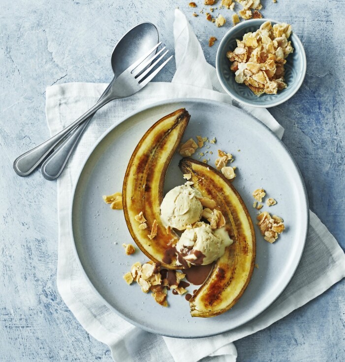 Allt blir lyxigare och godare med brynt smör, även glass! brynt smör-glass och banana split