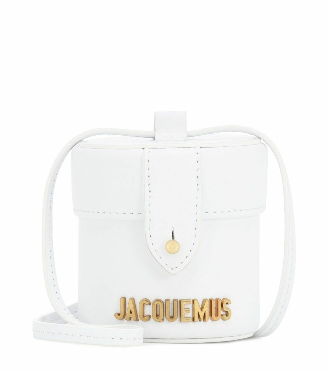 Vit bucketbag i ministorlek från Jacquemus