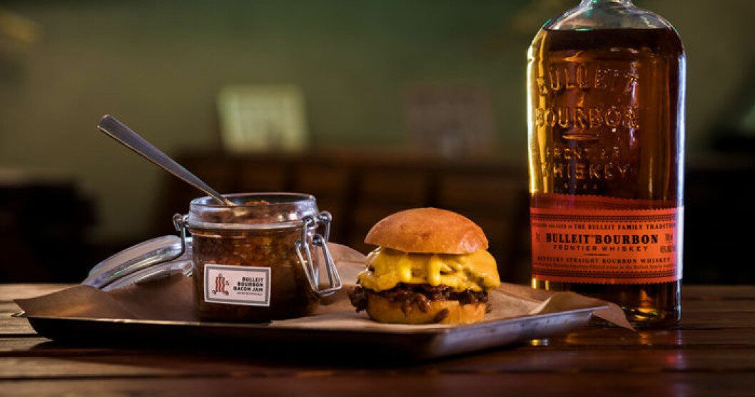 Bulleit Bourbon lanserar baconsylt med Lådan. Bulleit Bourbon lanserar baconsylt med Lådan.