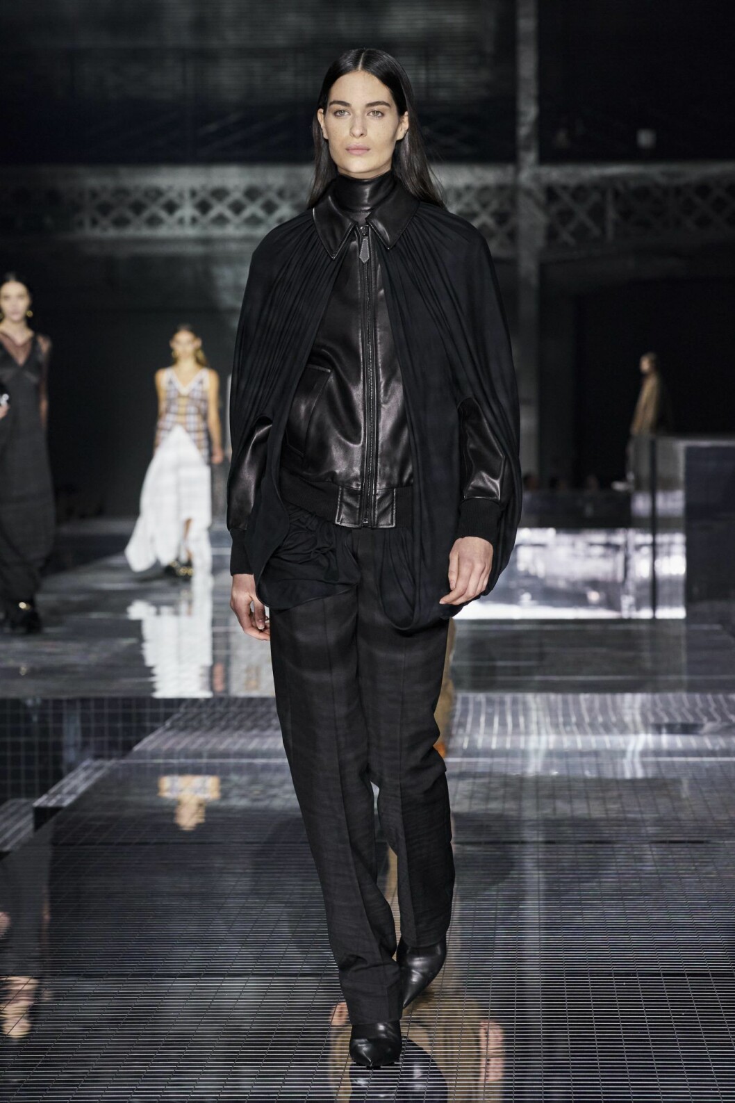 Burberry AW20 Svart skinnlook Burberry