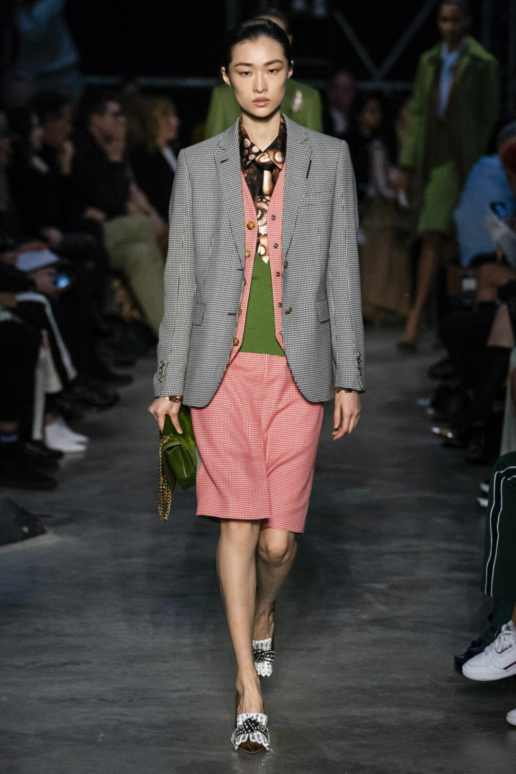 Burberry AW19, rosa shorts