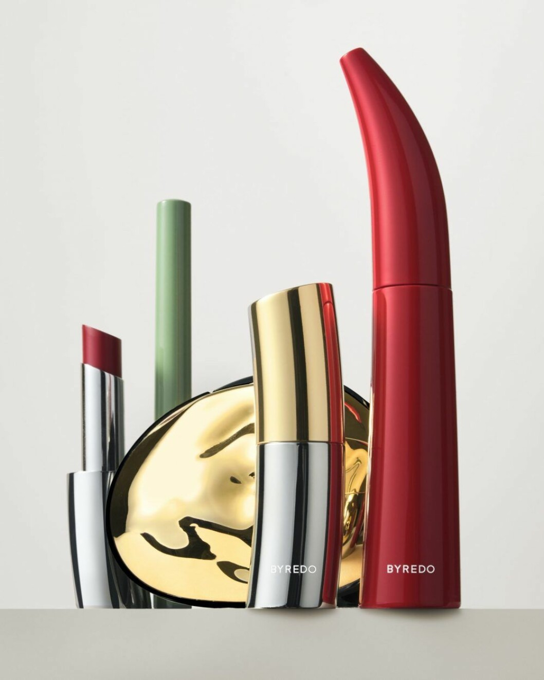 Byredo makeup med läppstift, color sticks, eyeliner och mascara samt ögonskuggspalett. Byredo makeup