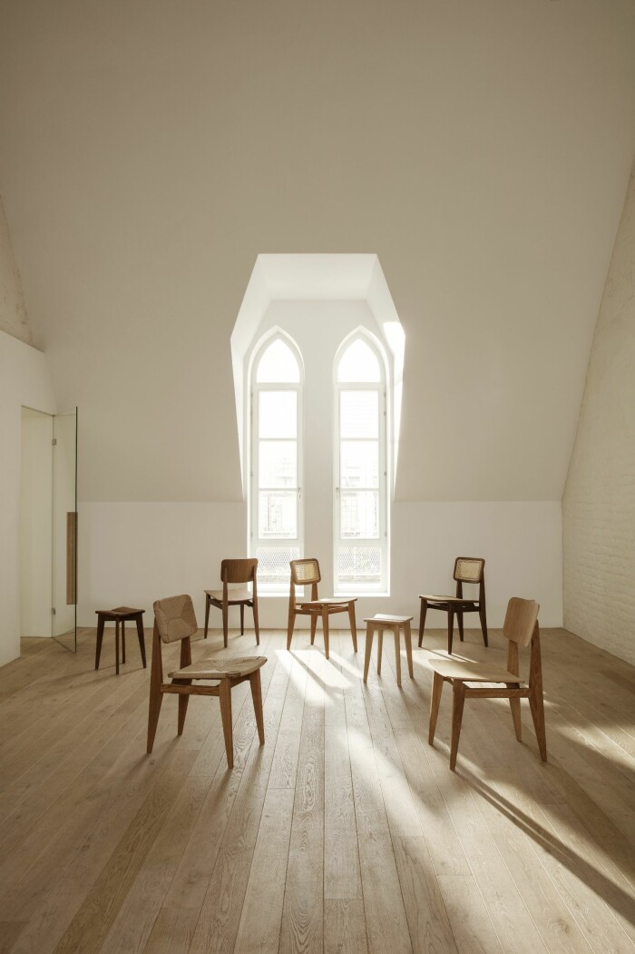 Stolen <em>C-chair</em> i originaltappning från 40-talet, hos Gubi. c-chari matstol från gubi