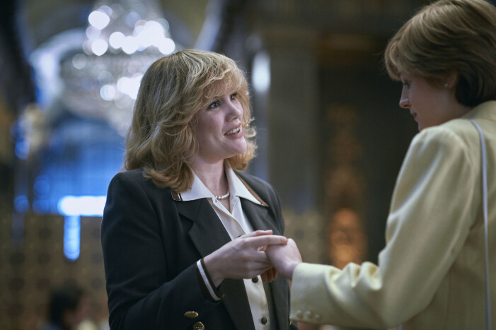 Emerald Fennell spelar Camilla Parker Bowles i <span class=" italic" data-lab-italic_desktop="italic">The Crown</span>. Foto: TT. Camilla Parker-Bowles och prinsessan Diana i The Crown