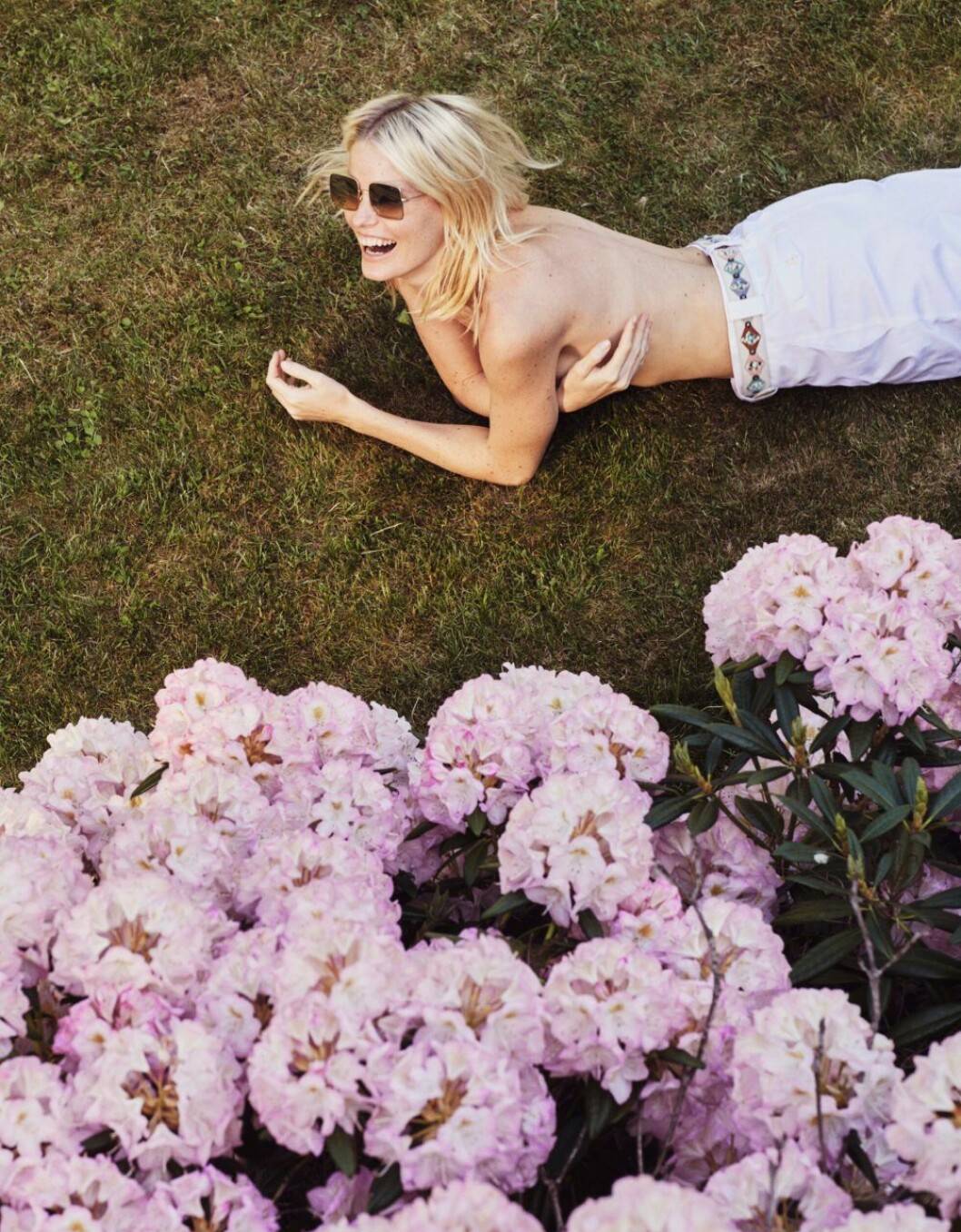 Caroline Winberg i exklusiv intervju i ELLE, vita jeans