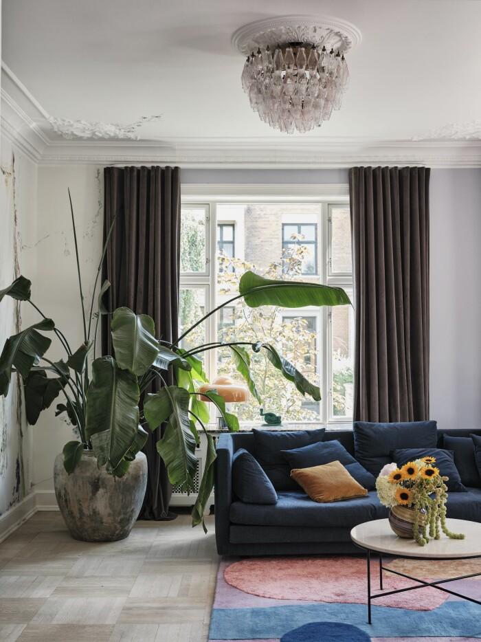 Hemma hos Cathrine de Lichtenberg ELLE Decoration gröna växter gardiner