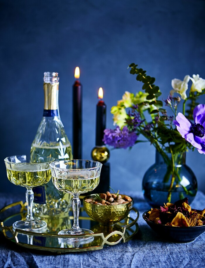 Champagne och tilltugg till nyår