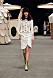 Kavaj och kjol hos Chanel SS23 haute couture.