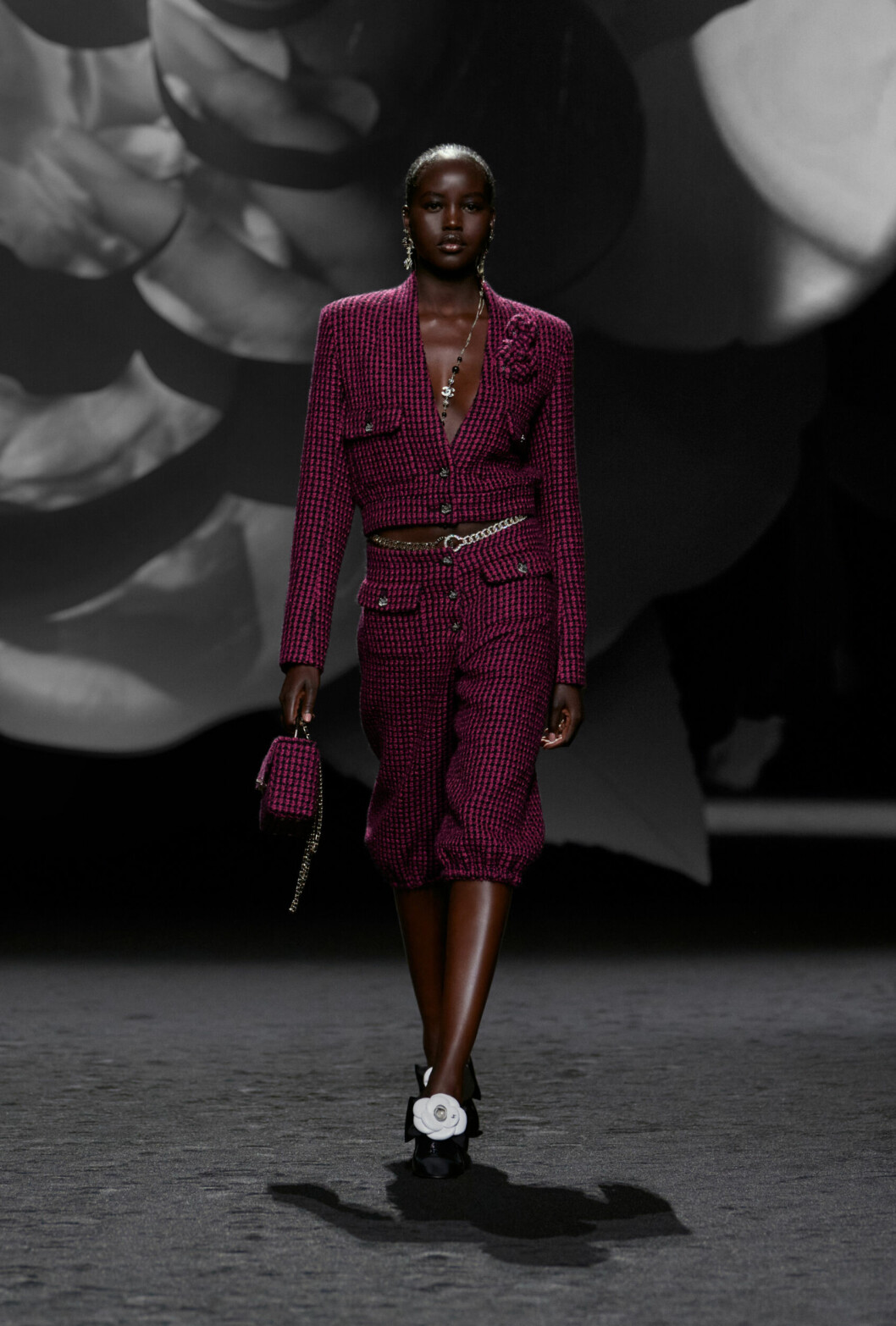 Chanel AW23 - rosa look.