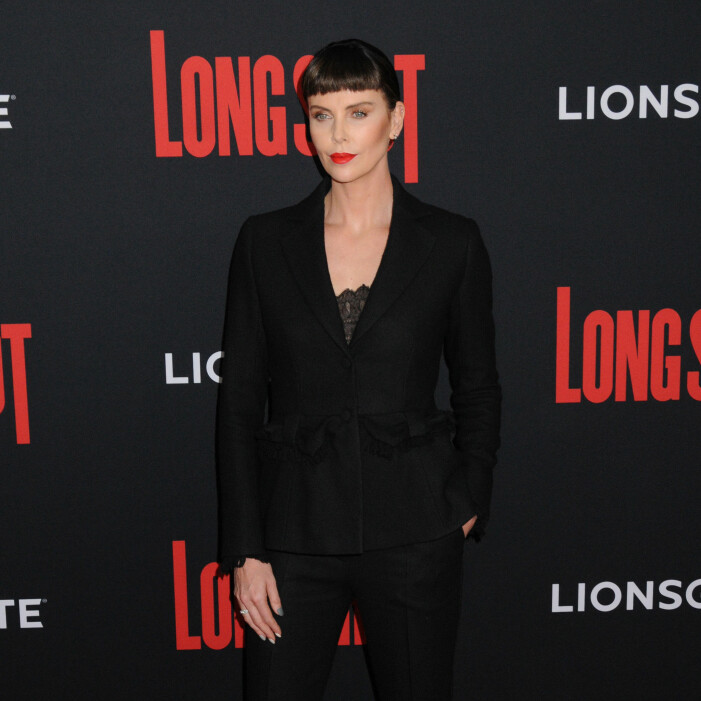 Charlize Theron i minilugg.