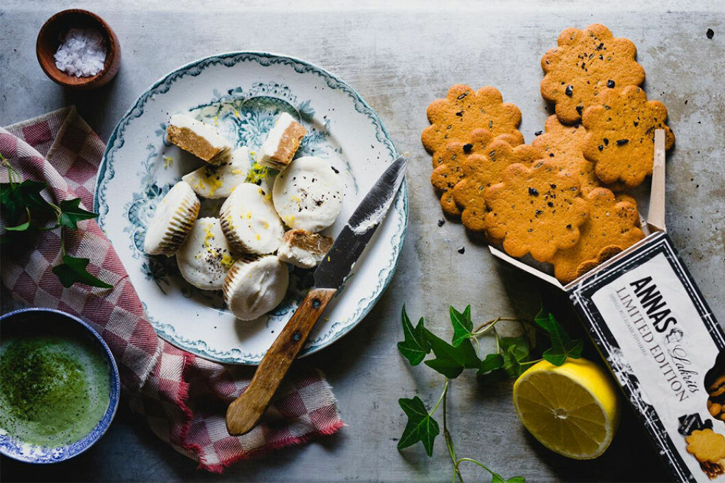 Frozen-minicheesecakes med cashewkräm. Frozen-minicheesecakes med cashewkräm.