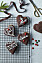 Julen blir extra lyxig med chokladdoppade pepparkakor