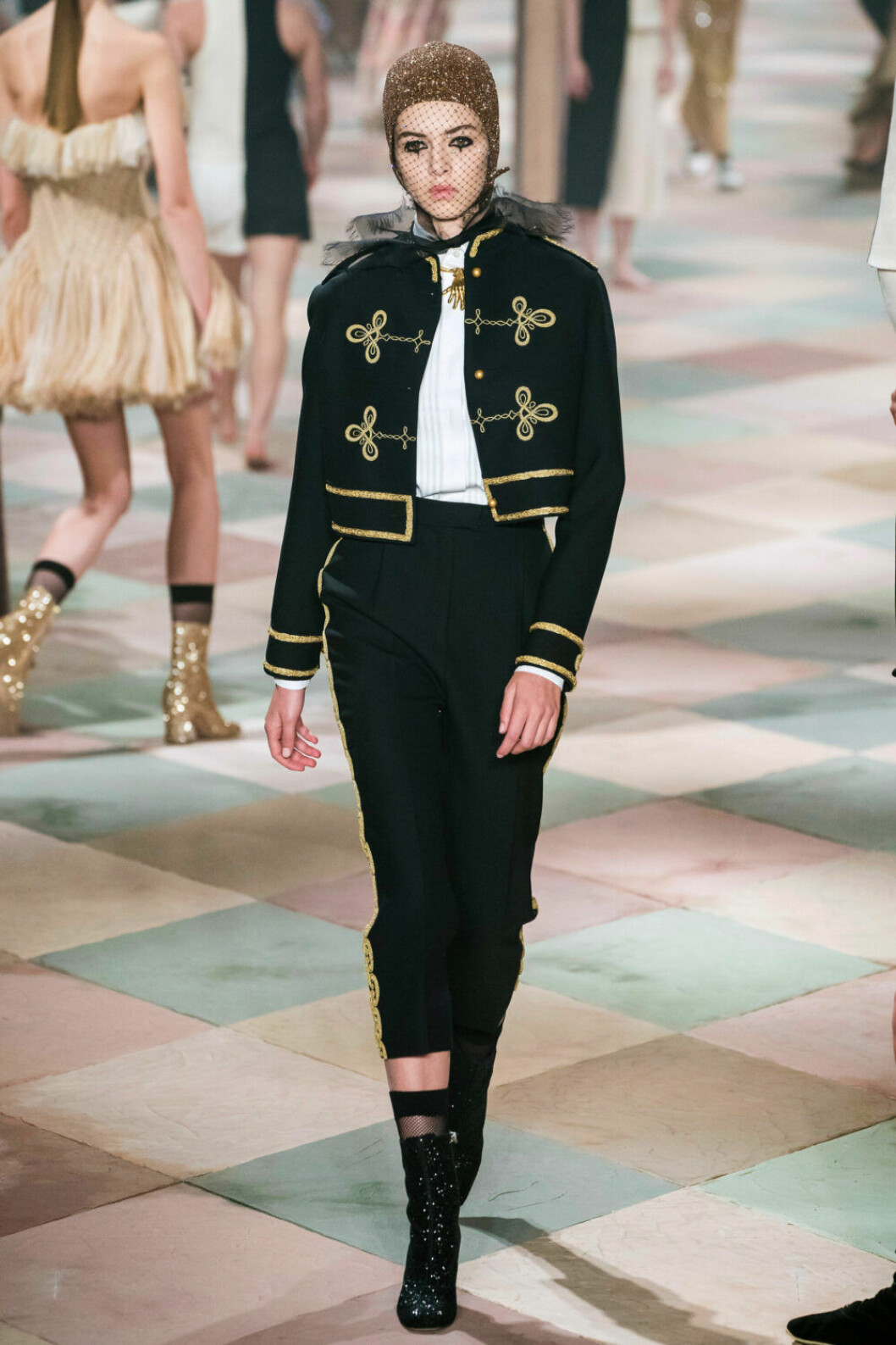 Cirkusdirektören i fokus på Diors SS19 haute couture–visning