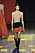 Beige linne med färggrann kjol, färgblock från Dior.